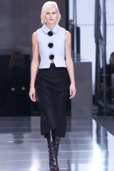 Look 5